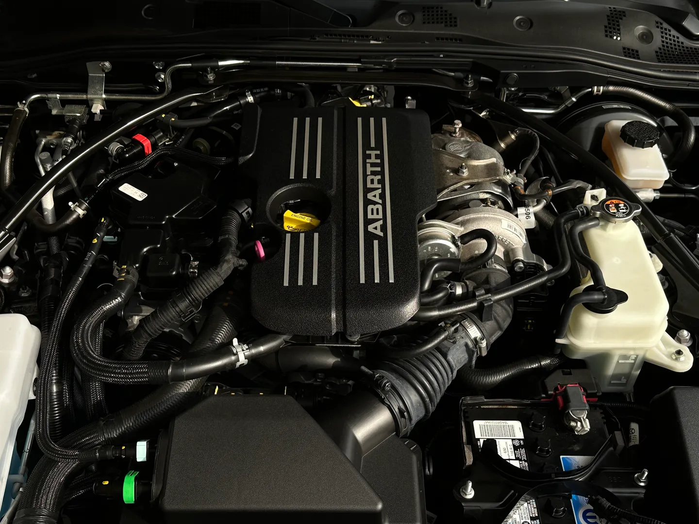 Fiat 124 Spider Abarth 6 Speed Manual — photo 31