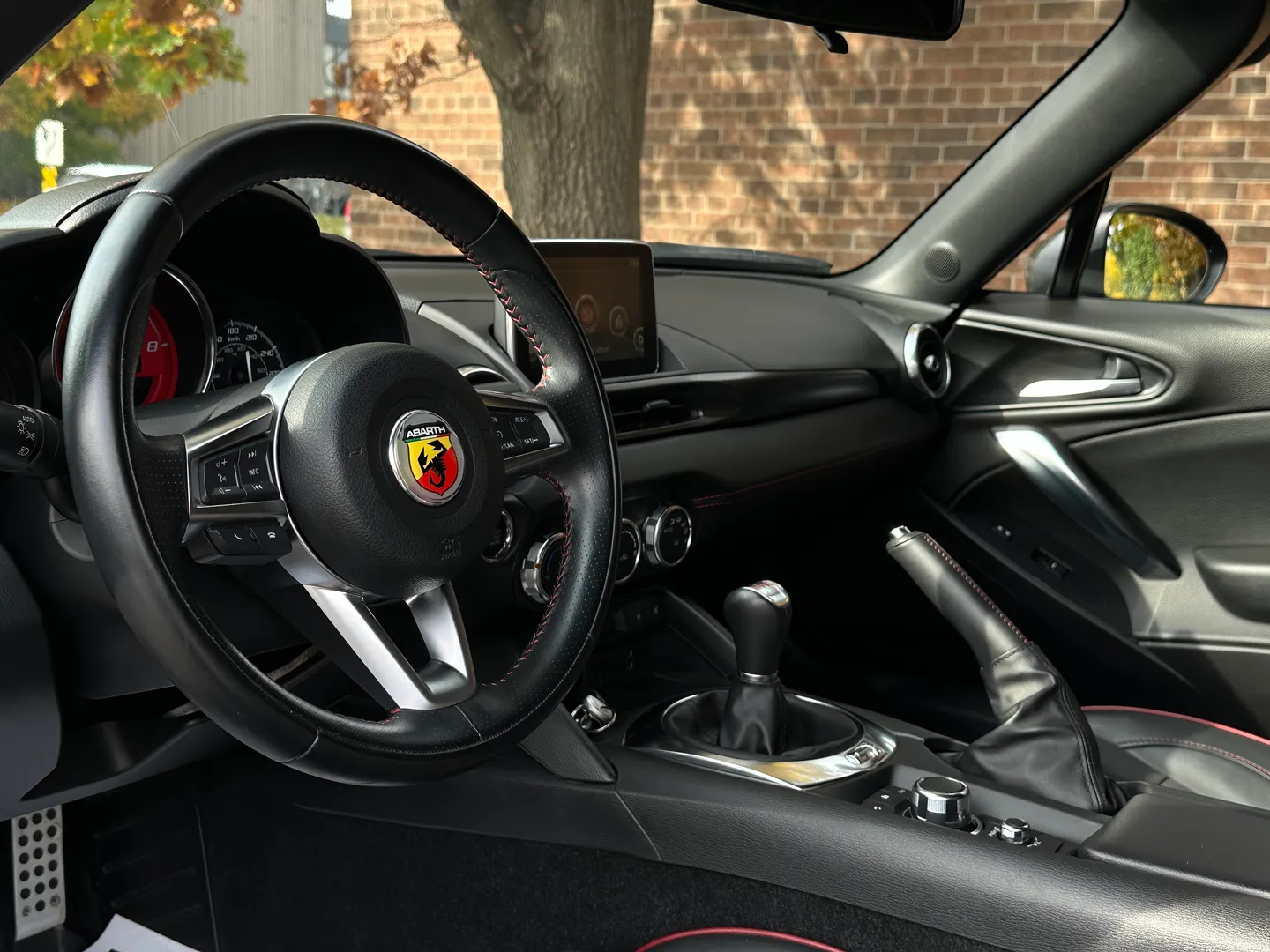 Fiat 124 Spider Abarth 6 Speed Manual — photo 32