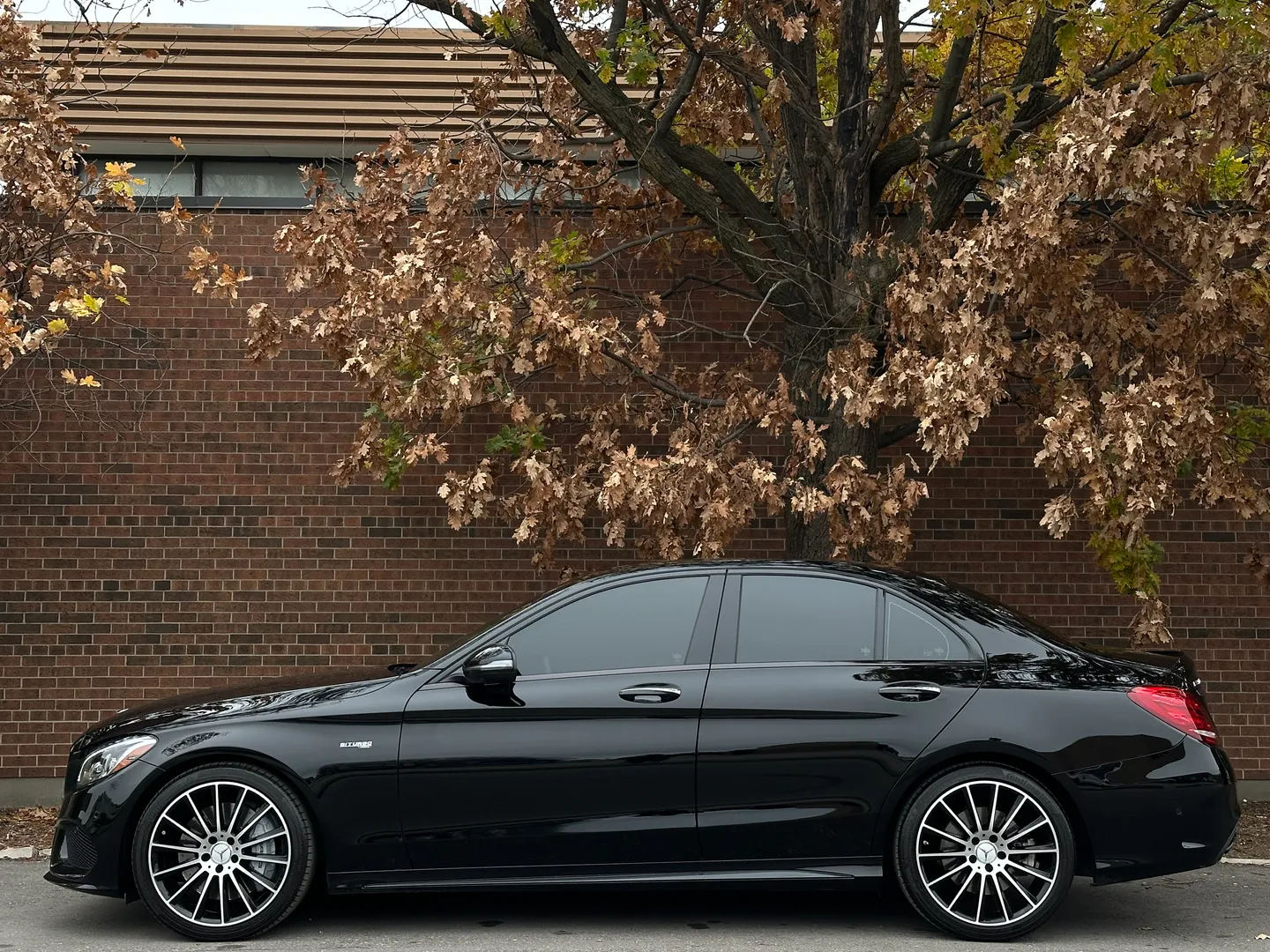 Mercedes Benz C43 AMG Sedan — photo 9