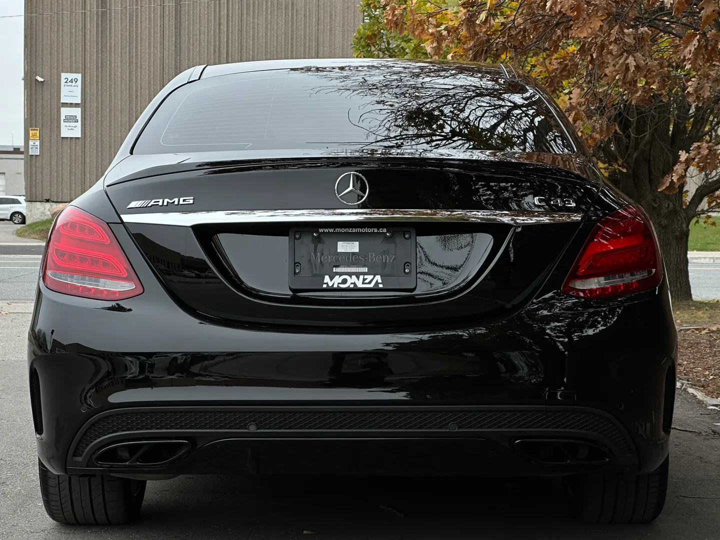 Mercedes Benz C43 AMG Sedan — photo 21