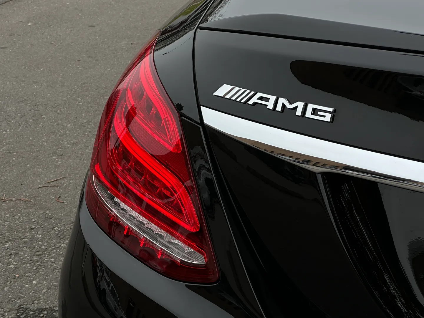 Mercedes Benz C43 AMG Sedan — photo 22