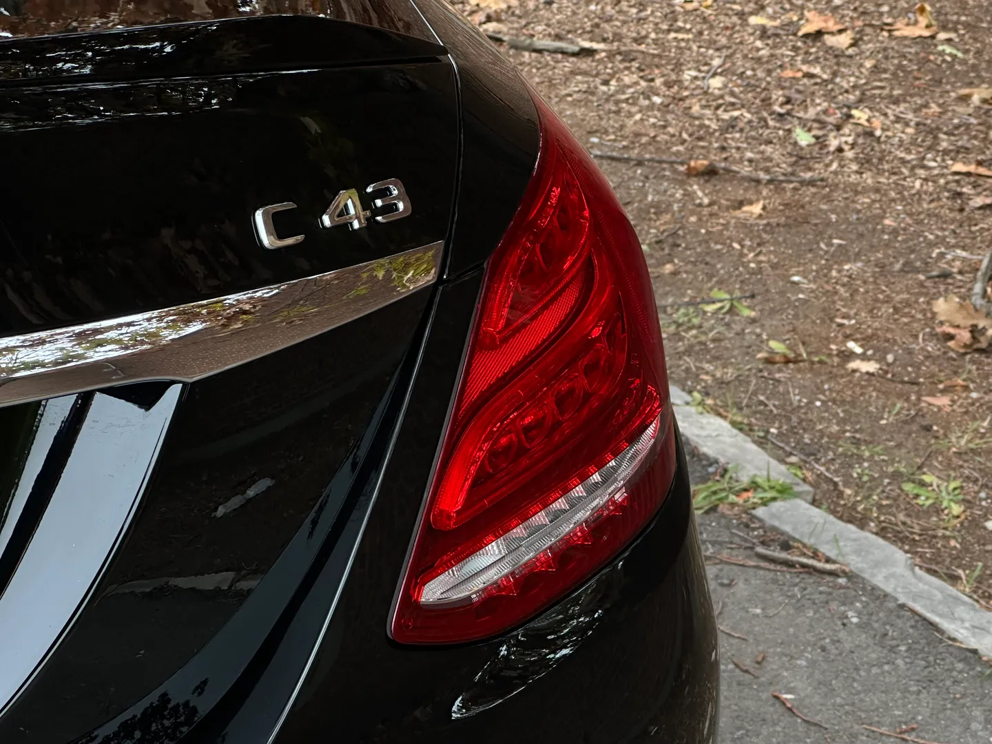 Mercedes Benz C43 AMG Sedan — photo 23