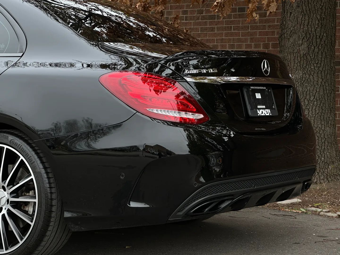 Mercedes Benz C43 AMG Sedan — photo 25