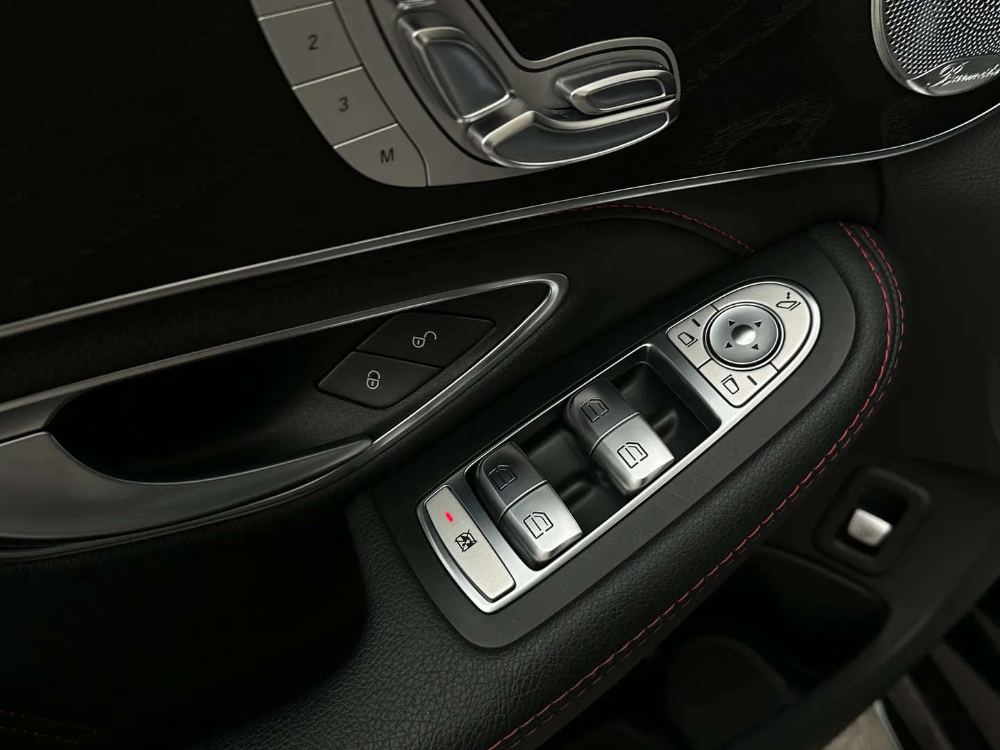 Mercedes Benz C43 AMG Sedan — photo 38