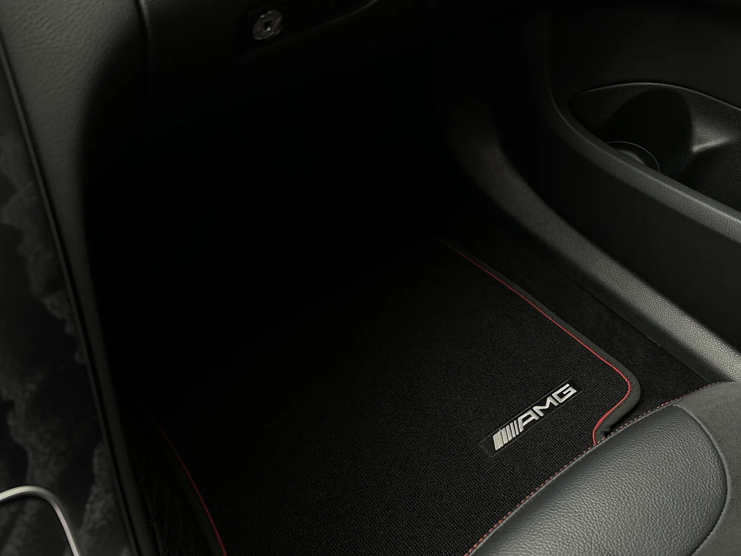 Mercedes Benz C43 AMG Sedan — photo 53