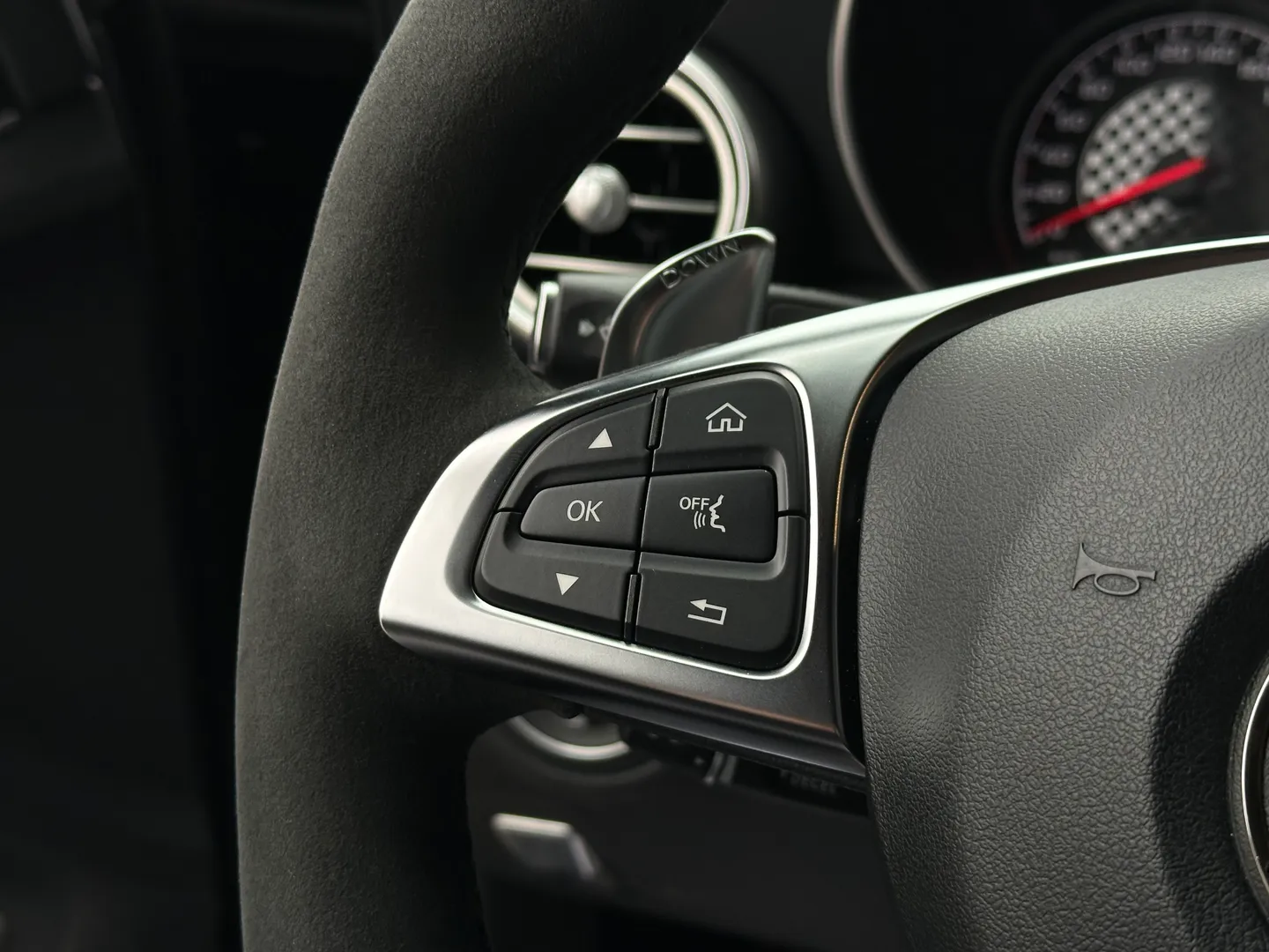 Mercedes Benz C43 AMG Sedan — photo 67