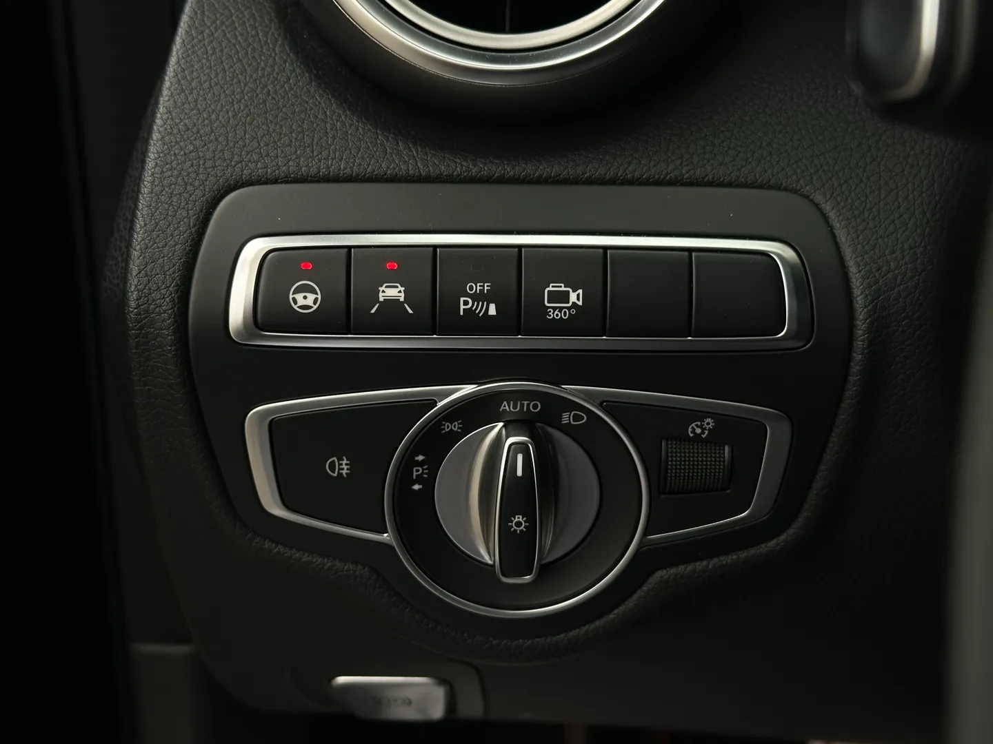 Mercedes Benz C43 AMG Sedan — photo 75