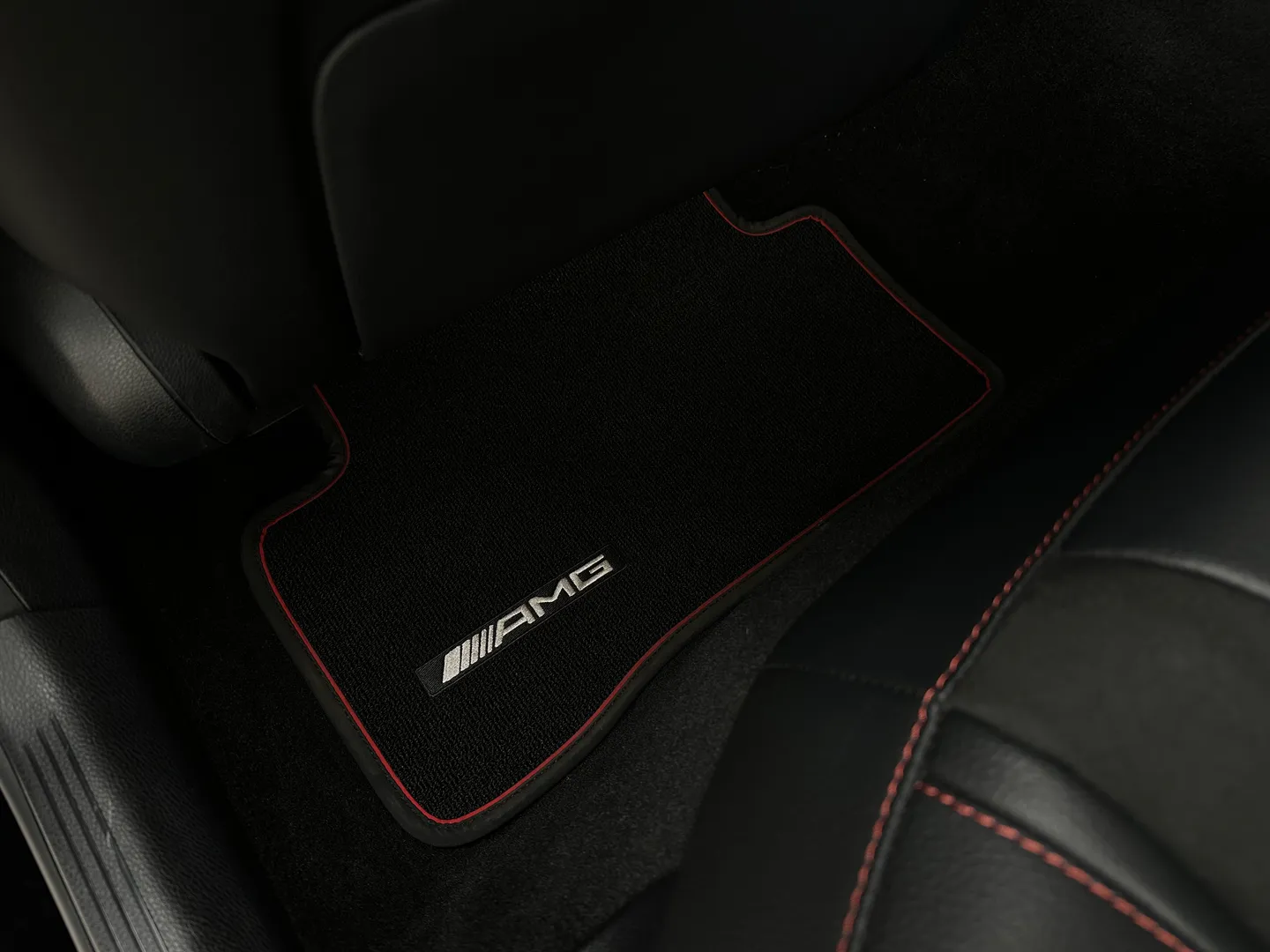 Mercedes Benz C43 AMG Sedan — photo 83