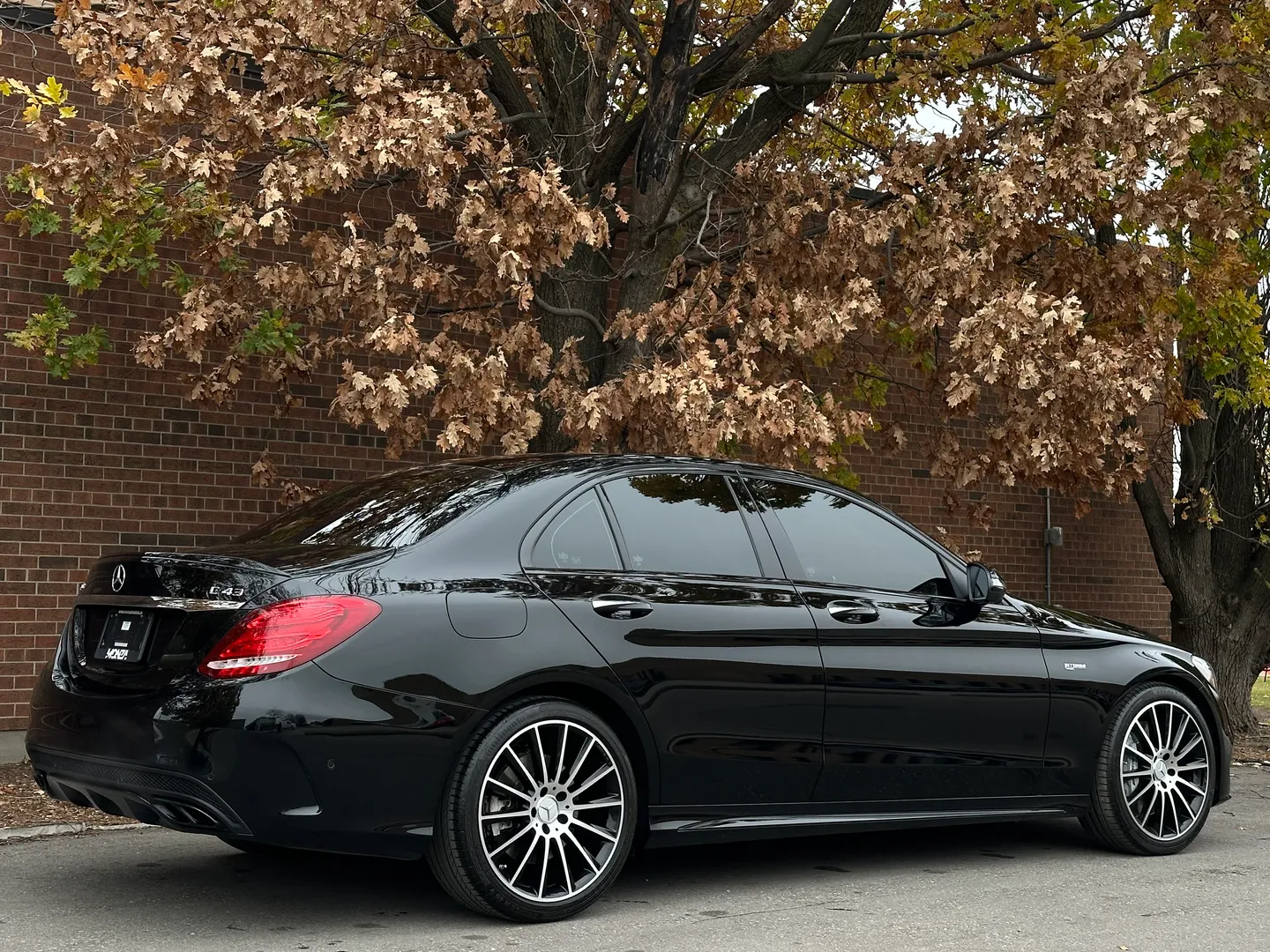 Mercedes Benz C43 AMG Sedan — photo 86