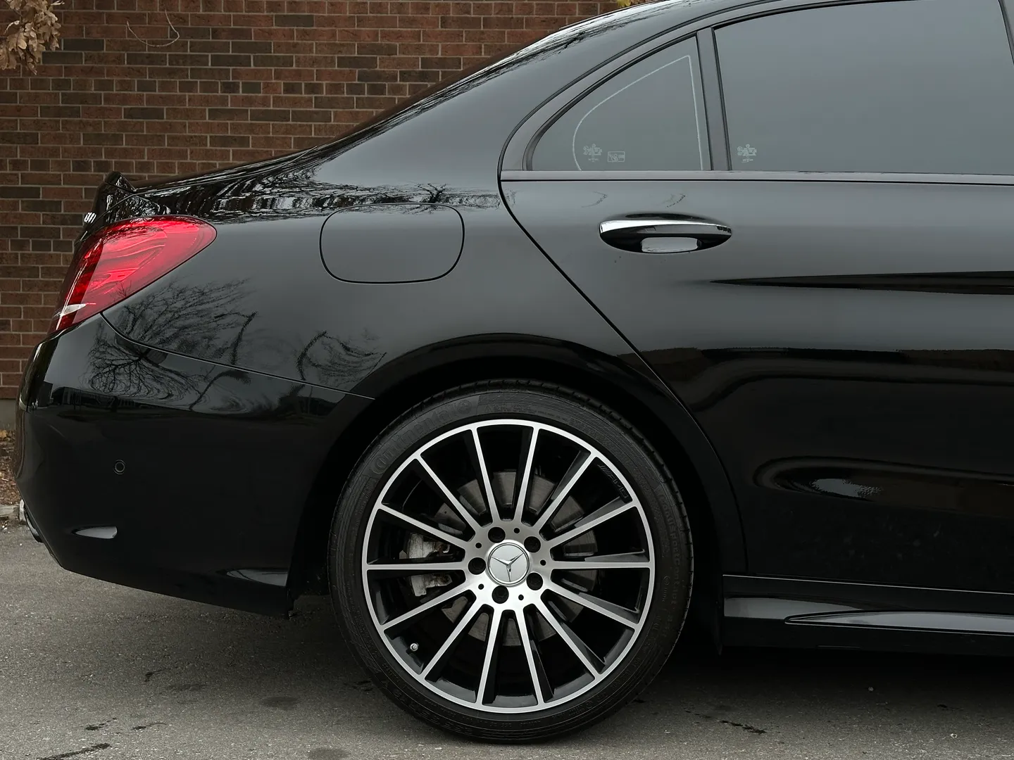 Mercedes Benz C43 AMG Sedan — photo 88