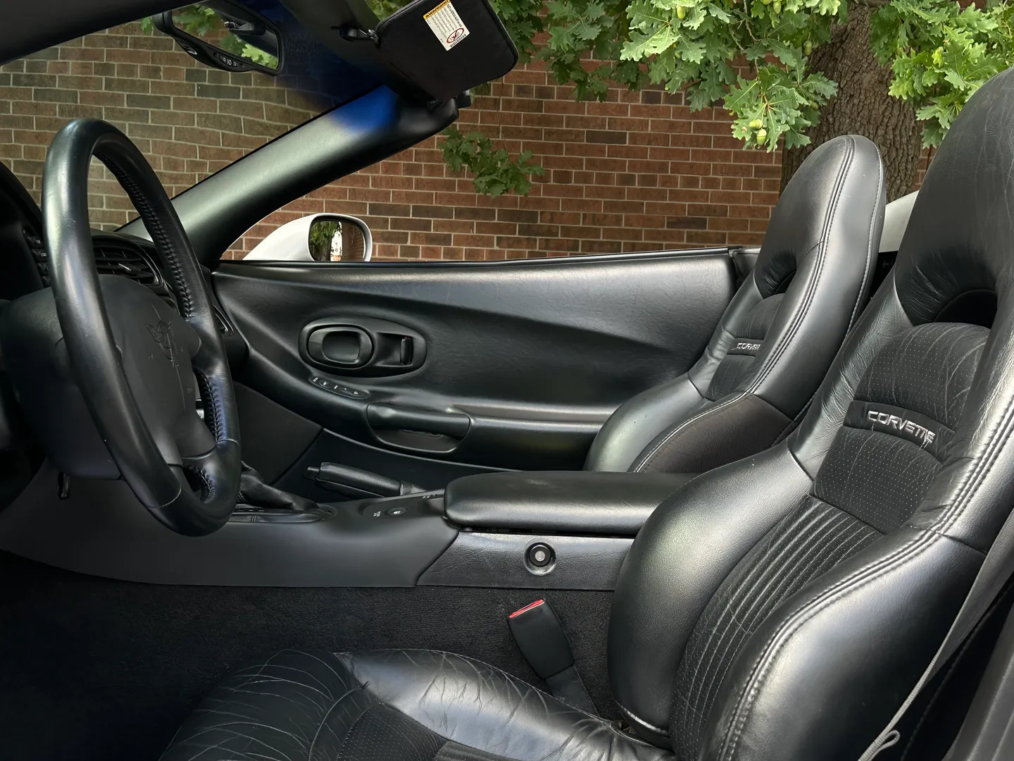 Chevrolet Corvette Convertible — photo 30