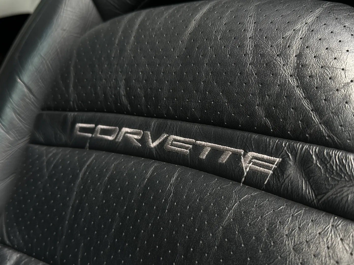 Chevrolet Corvette Convertible — photo 32