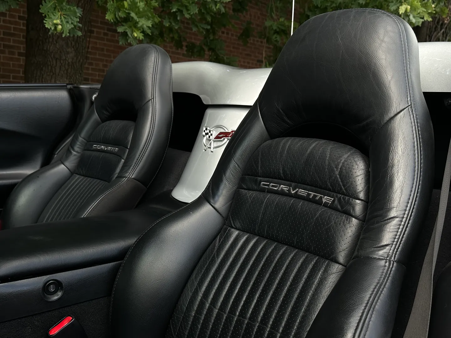 Chevrolet Corvette Convertible — photo 31