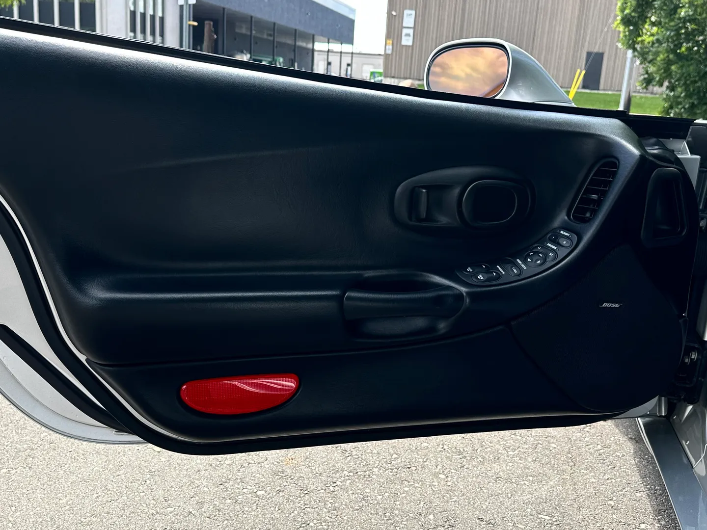 Chevrolet Corvette Convertible — photo 35
