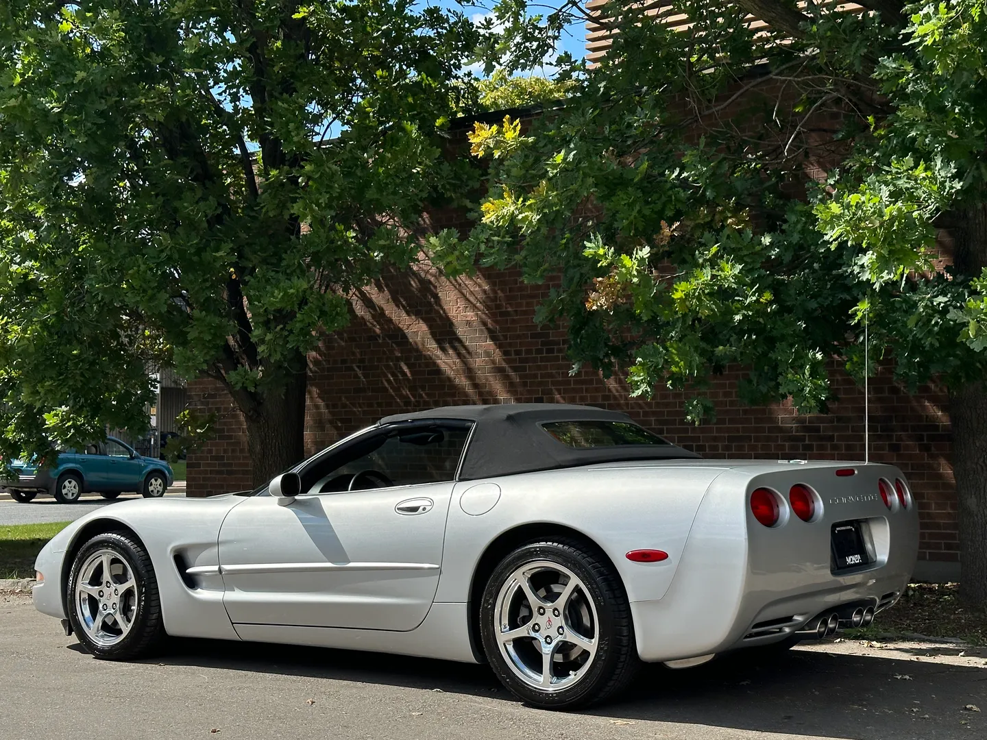Chevrolet Corvette Convertible — photo 65