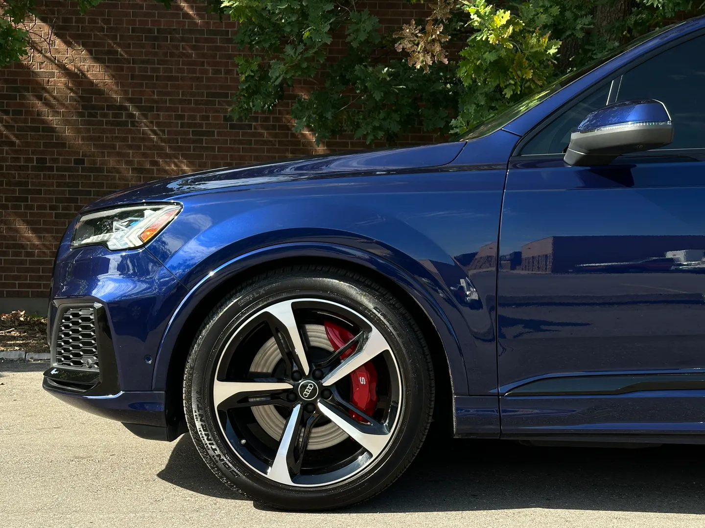 Audi SQ7 — photo 9