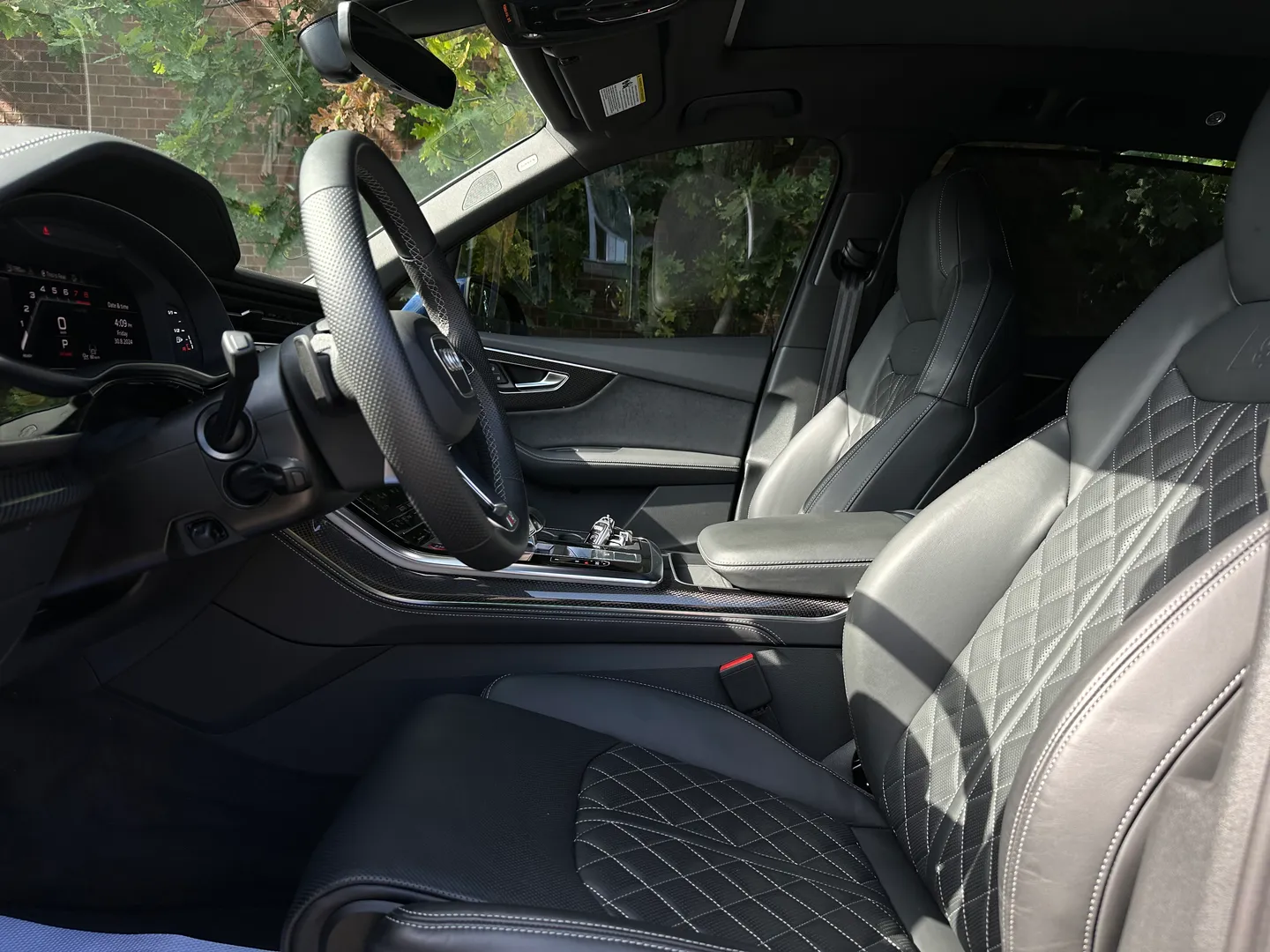 Audi SQ7 — photo 27