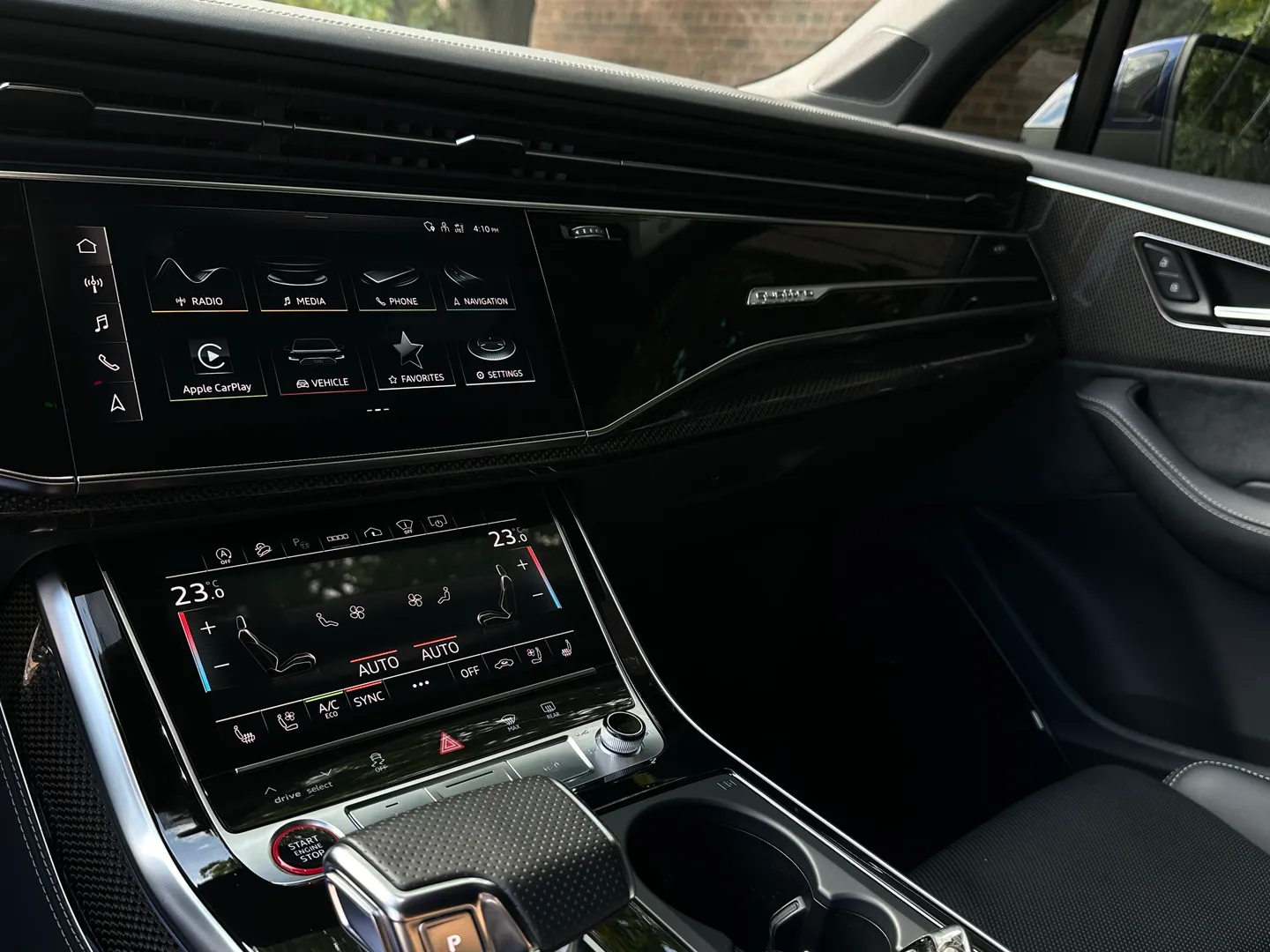 Audi SQ7 — photo 36