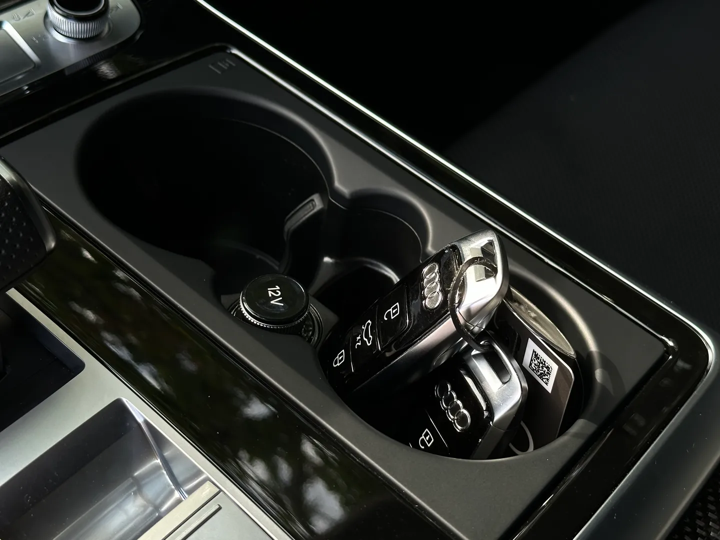 Audi SQ7 — photo 39