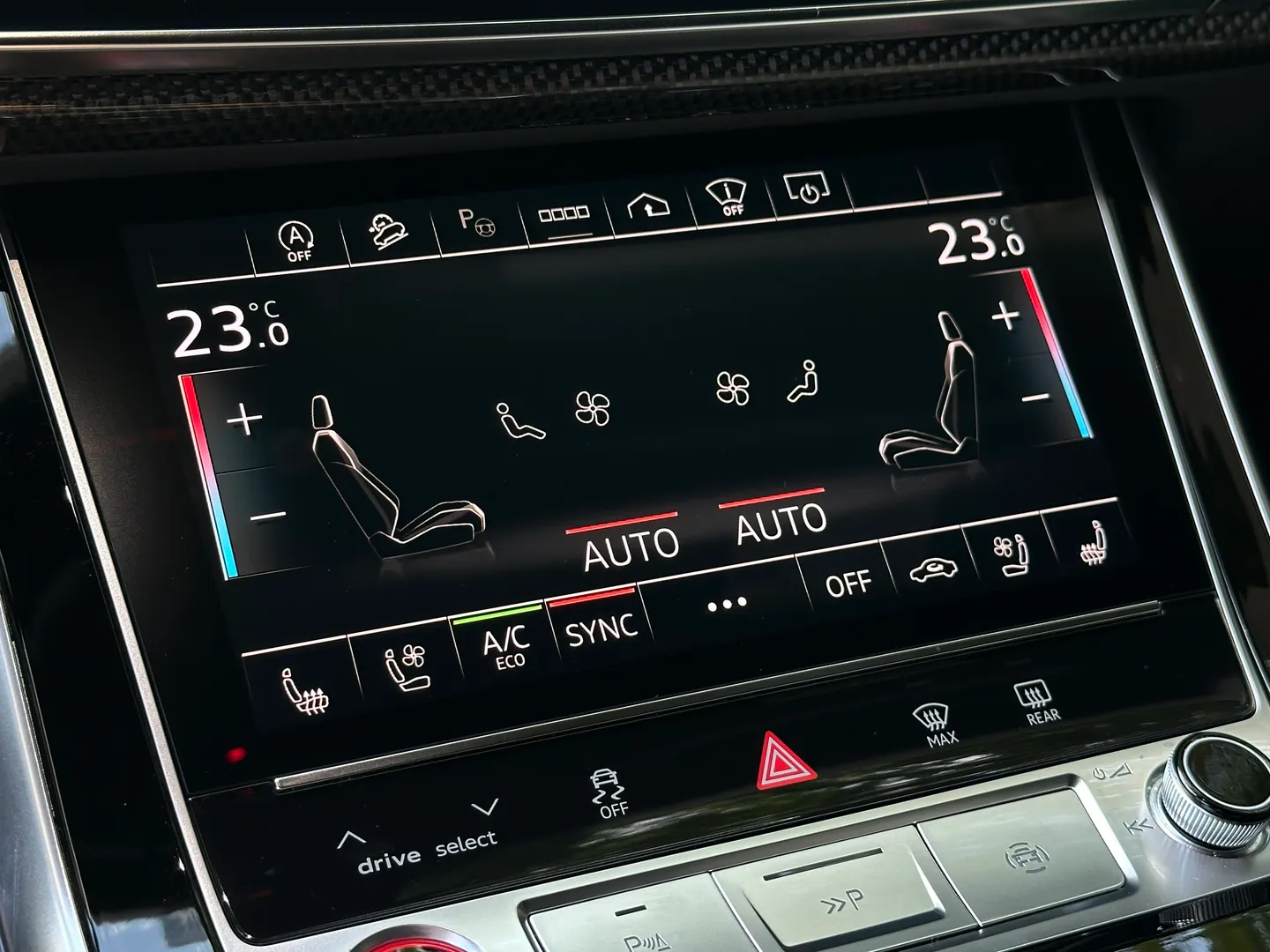 Audi SQ7 — photo 41