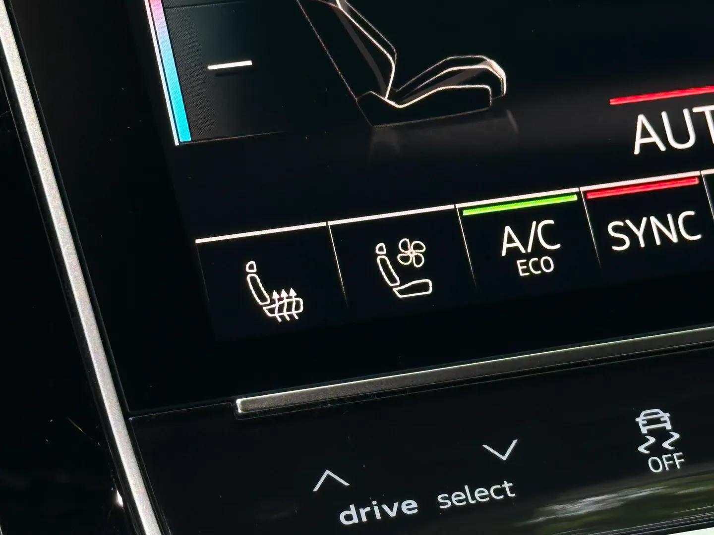 Audi SQ7 — photo 42