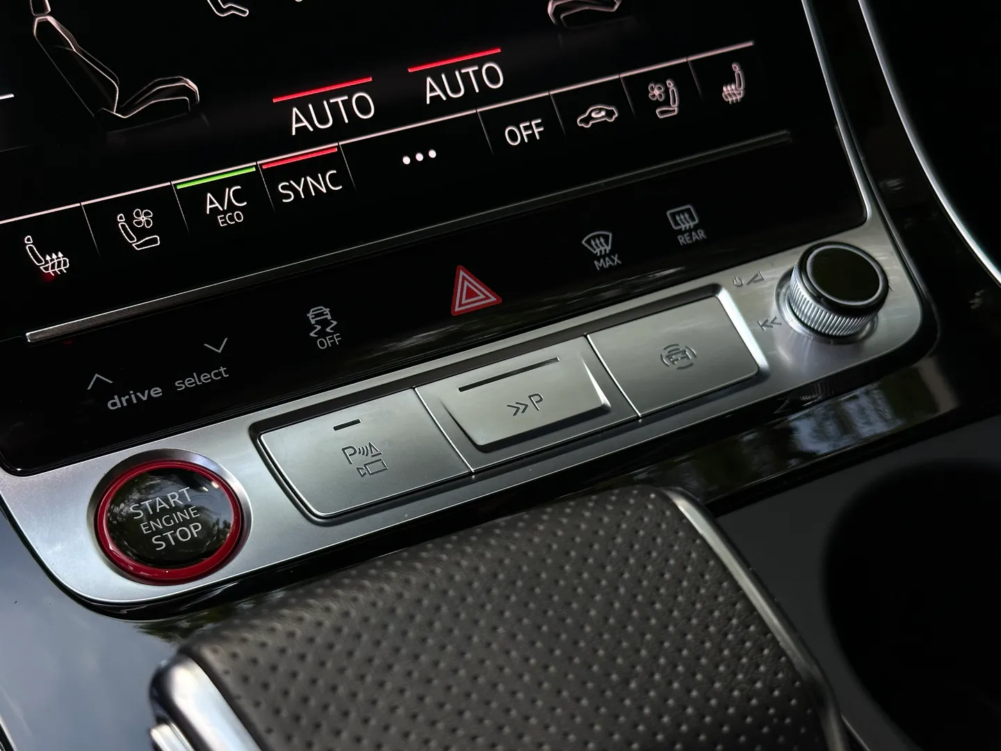 Audi SQ7 — photo 40