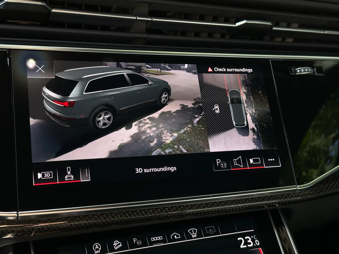 Audi SQ7 — photo 47