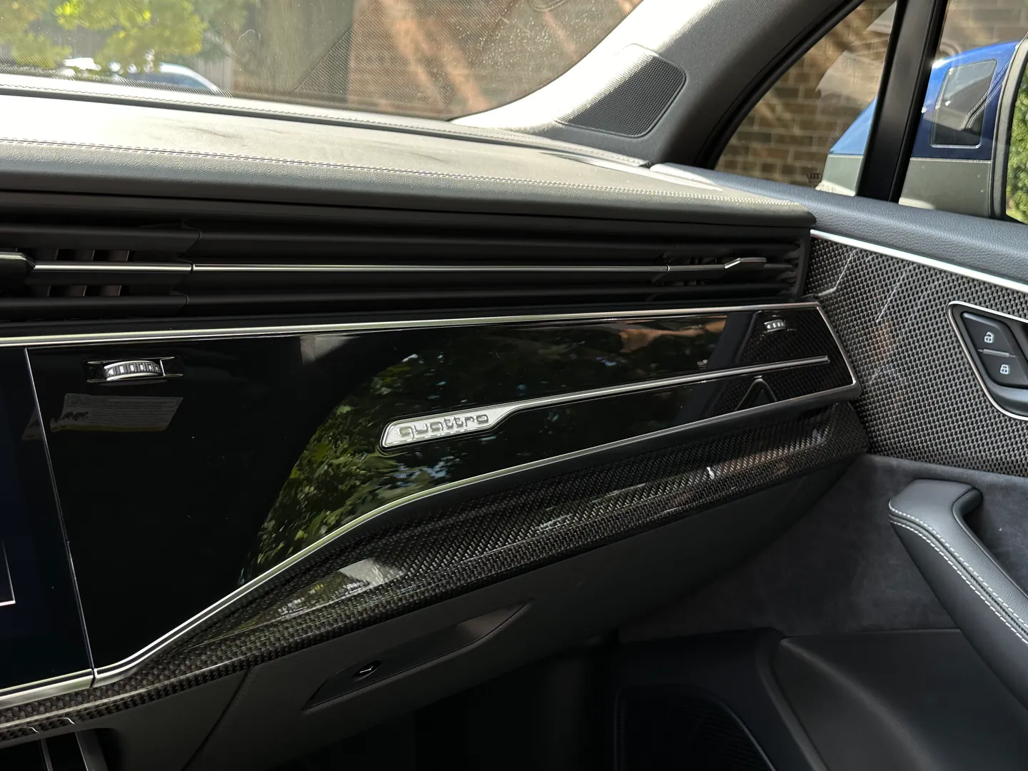 Audi SQ7 — photo 57