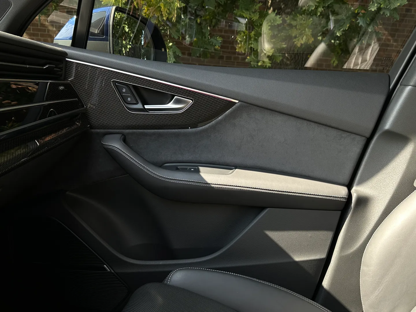 Audi SQ7 — photo 61