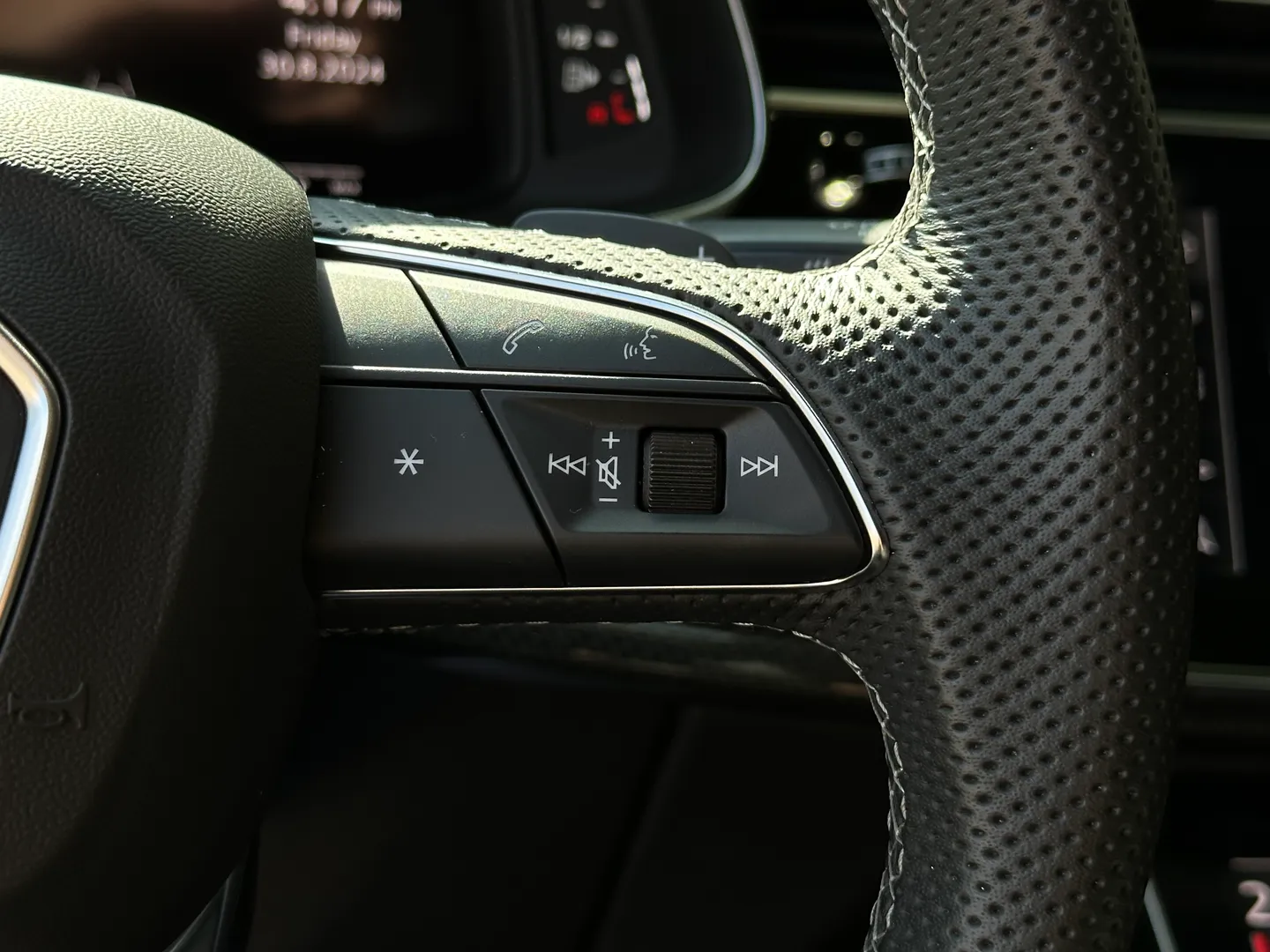 Audi SQ7 — photo 67