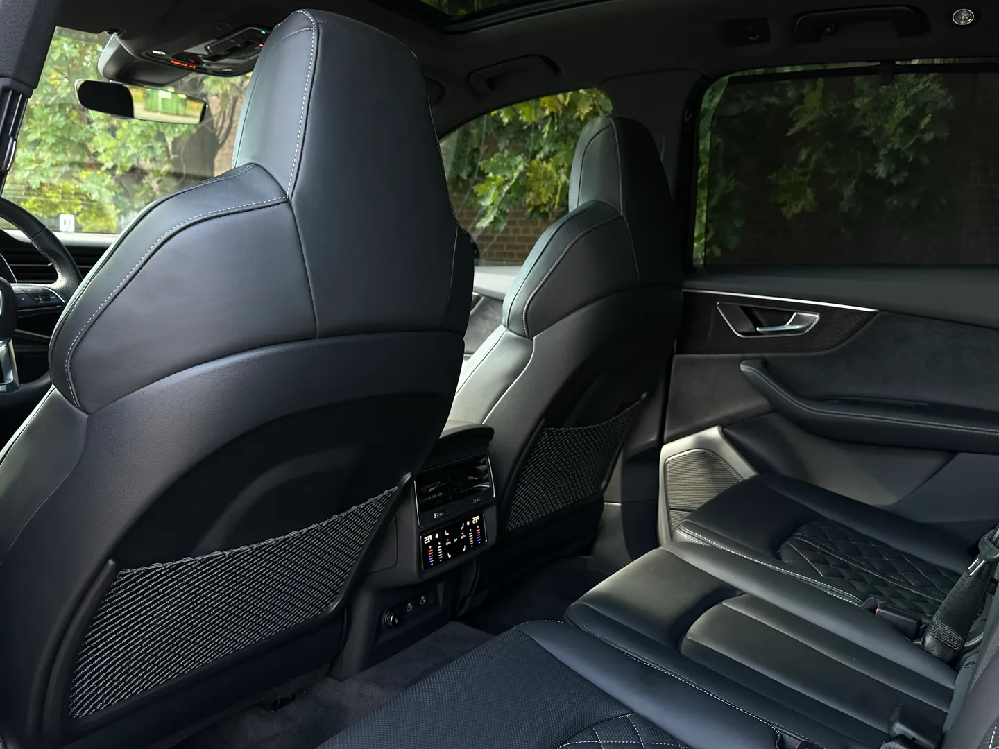 Audi SQ7 — photo 77