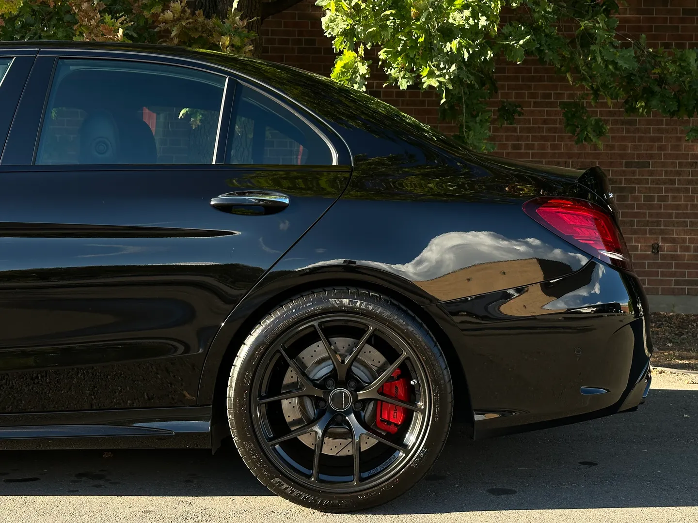 Mercedes Benz C63 S AMG Sedan — photo 10