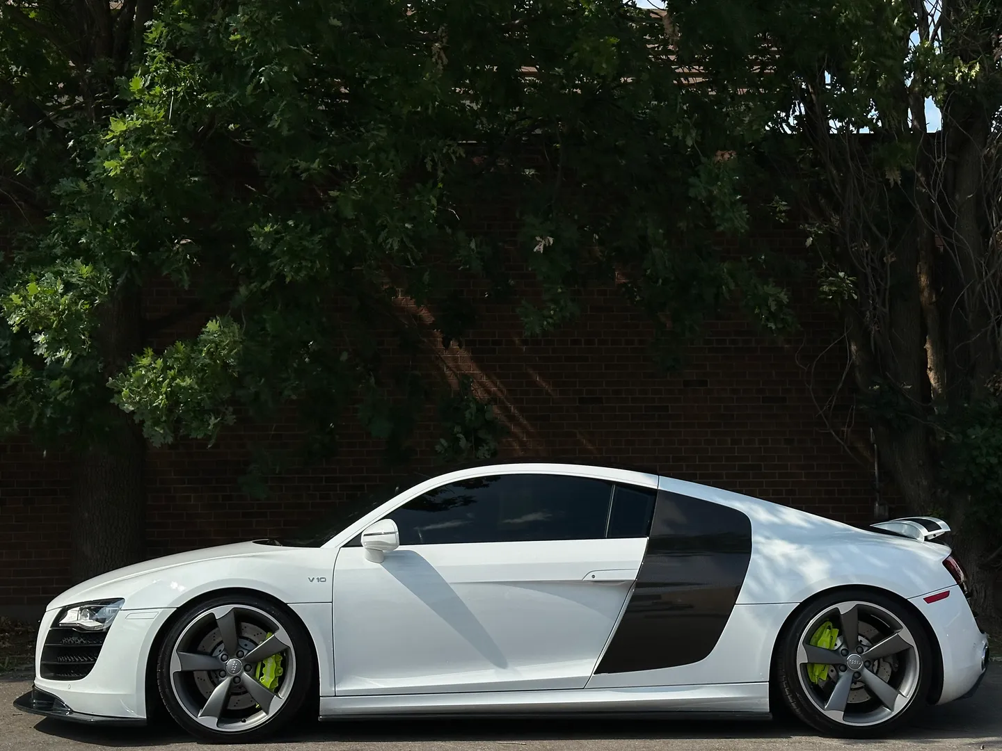 Audi R8 V10 Gated 6 Speed Manual Coupe — photo 9