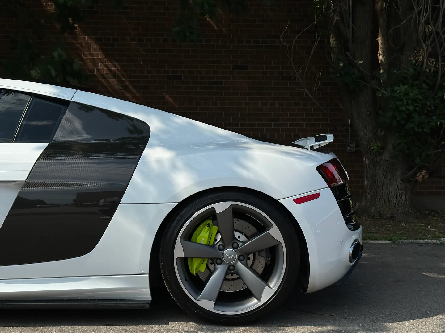 Audi R8 V10 Gated 6 Speed Manual Coupe — photo 11