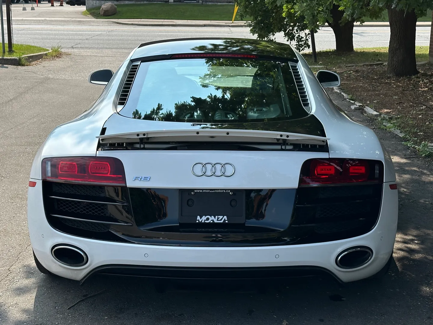 Audi R8 V10 Gated 6 Speed Manual Coupe — photo 19