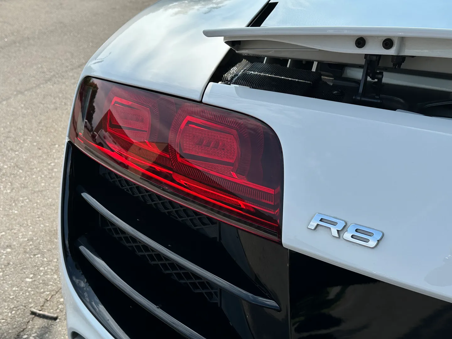 Audi R8 V10 Gated 6 Speed Manual Coupe — photo 24