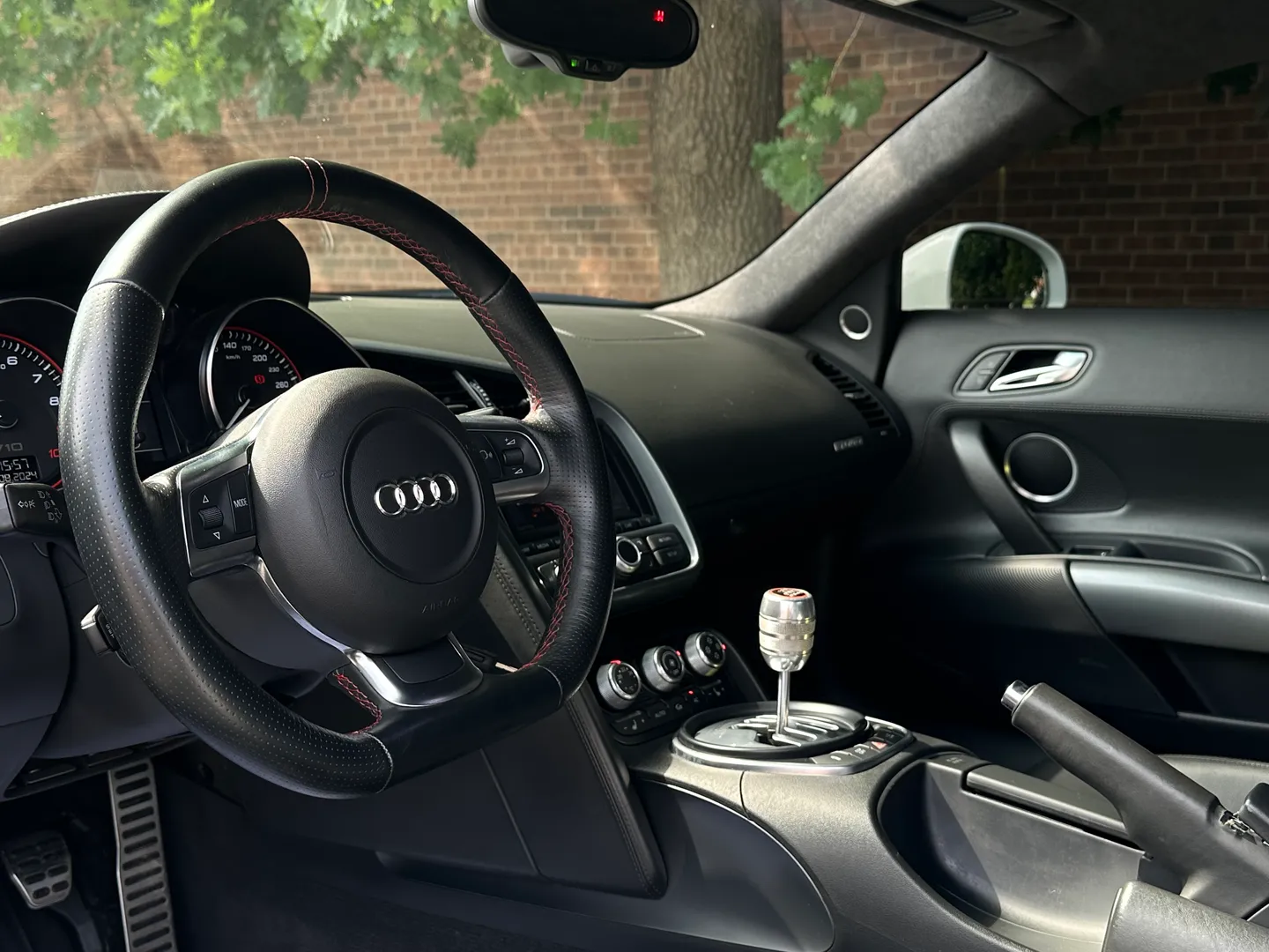 Audi R8 V10 Gated 6 Speed Manual Coupe — photo 35