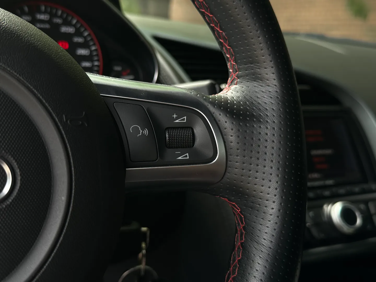 Audi R8 V10 Gated 6 Speed Manual Coupe — photo 65