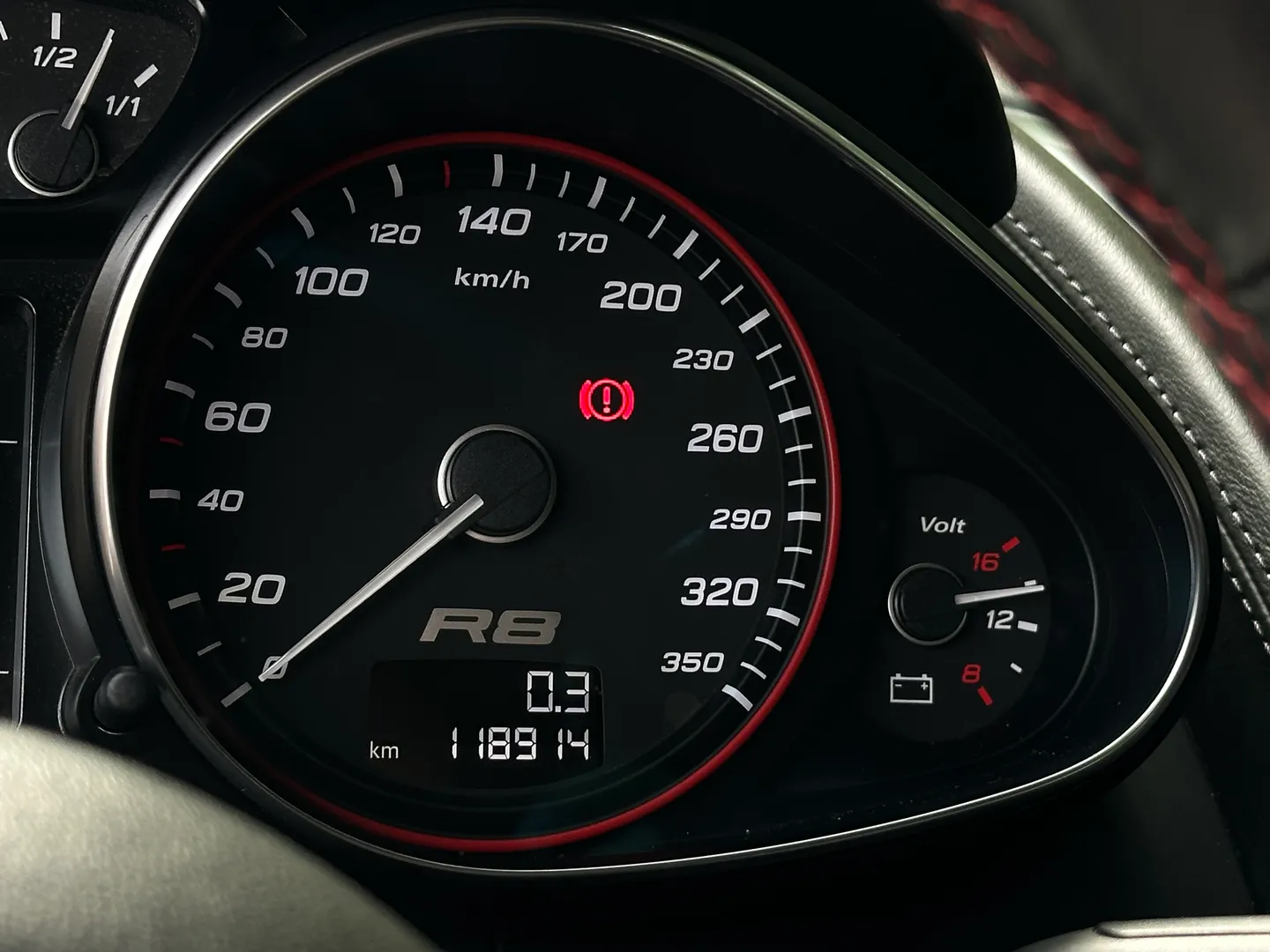 Audi R8 V10 Gated 6 Speed Manual Coupe — photo 69
