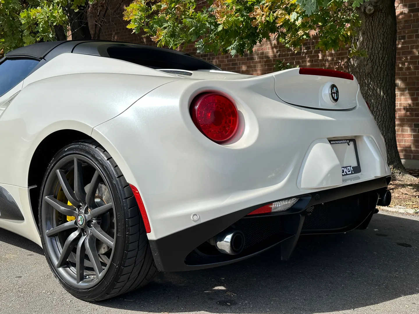 Alfa Romeo 4C Spider — photo 22