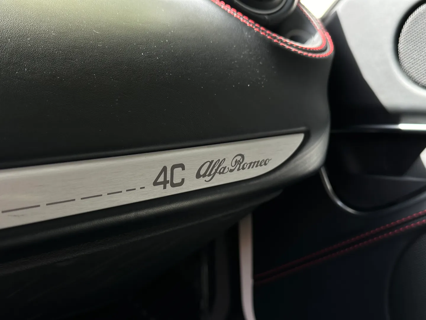Alfa Romeo 4C Spider — photo 50