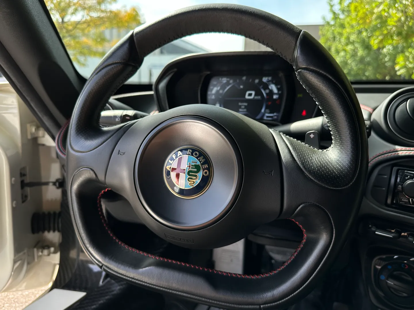Alfa Romeo 4C Spider — photo 56