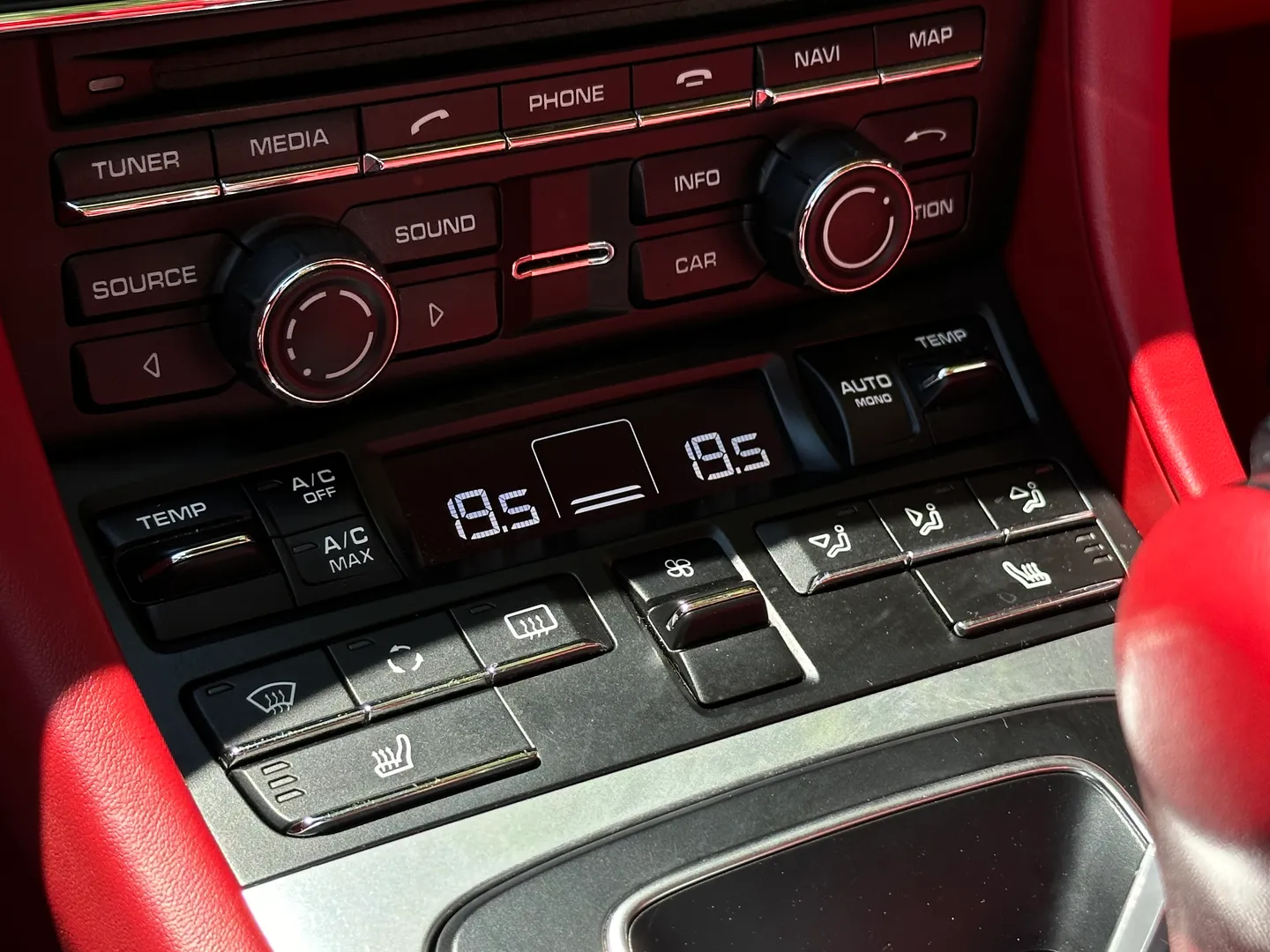 Porsche 911 Carrera S Cabriolet — photo 46