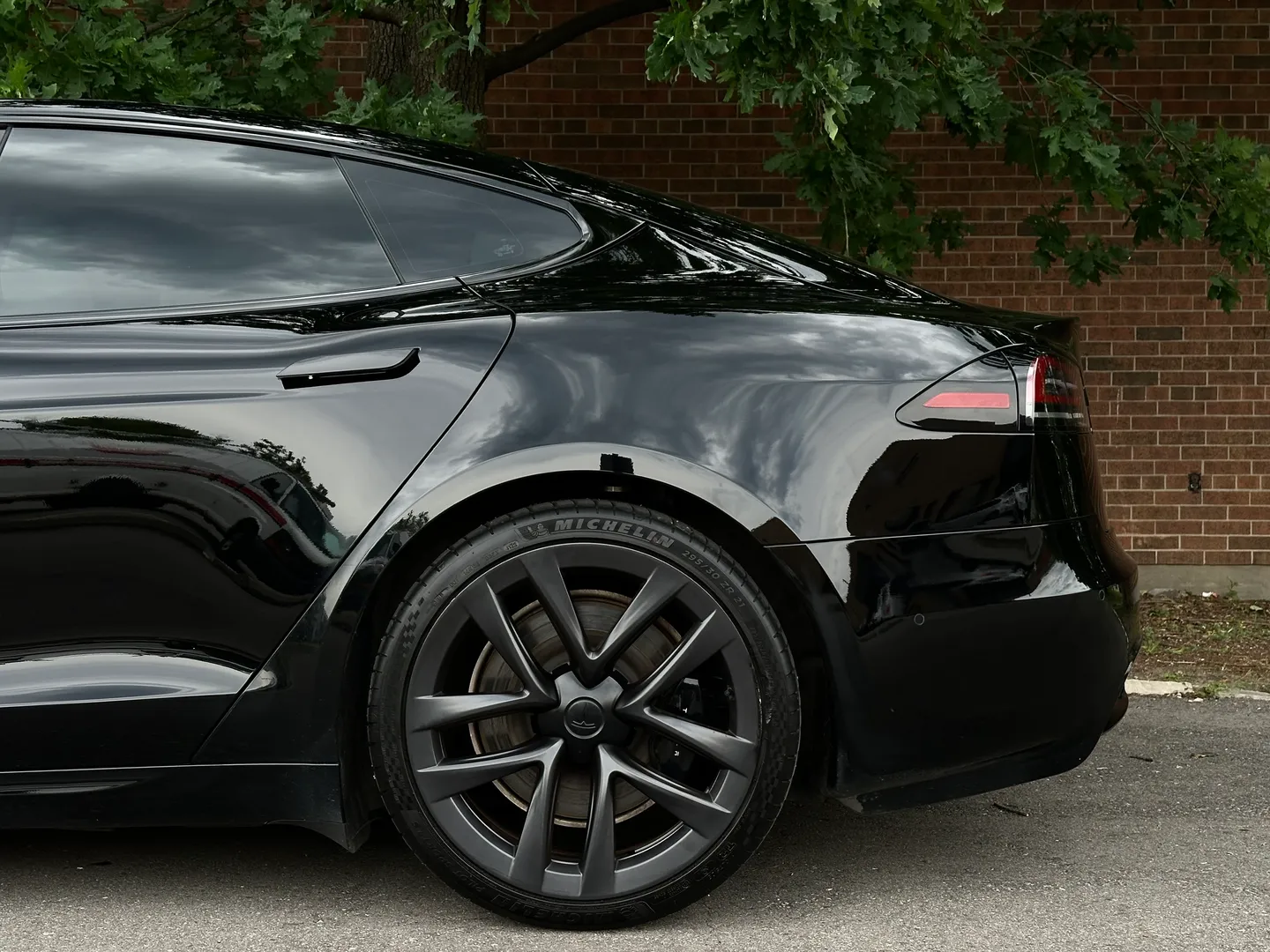 Tesla Model S Long Range — photo 8