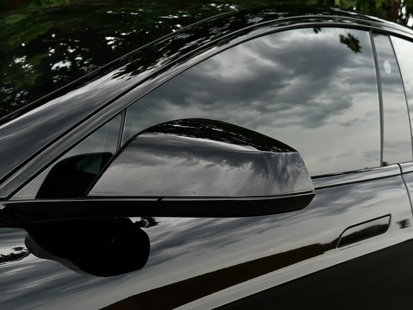Tesla Model S Long Range — photo 10