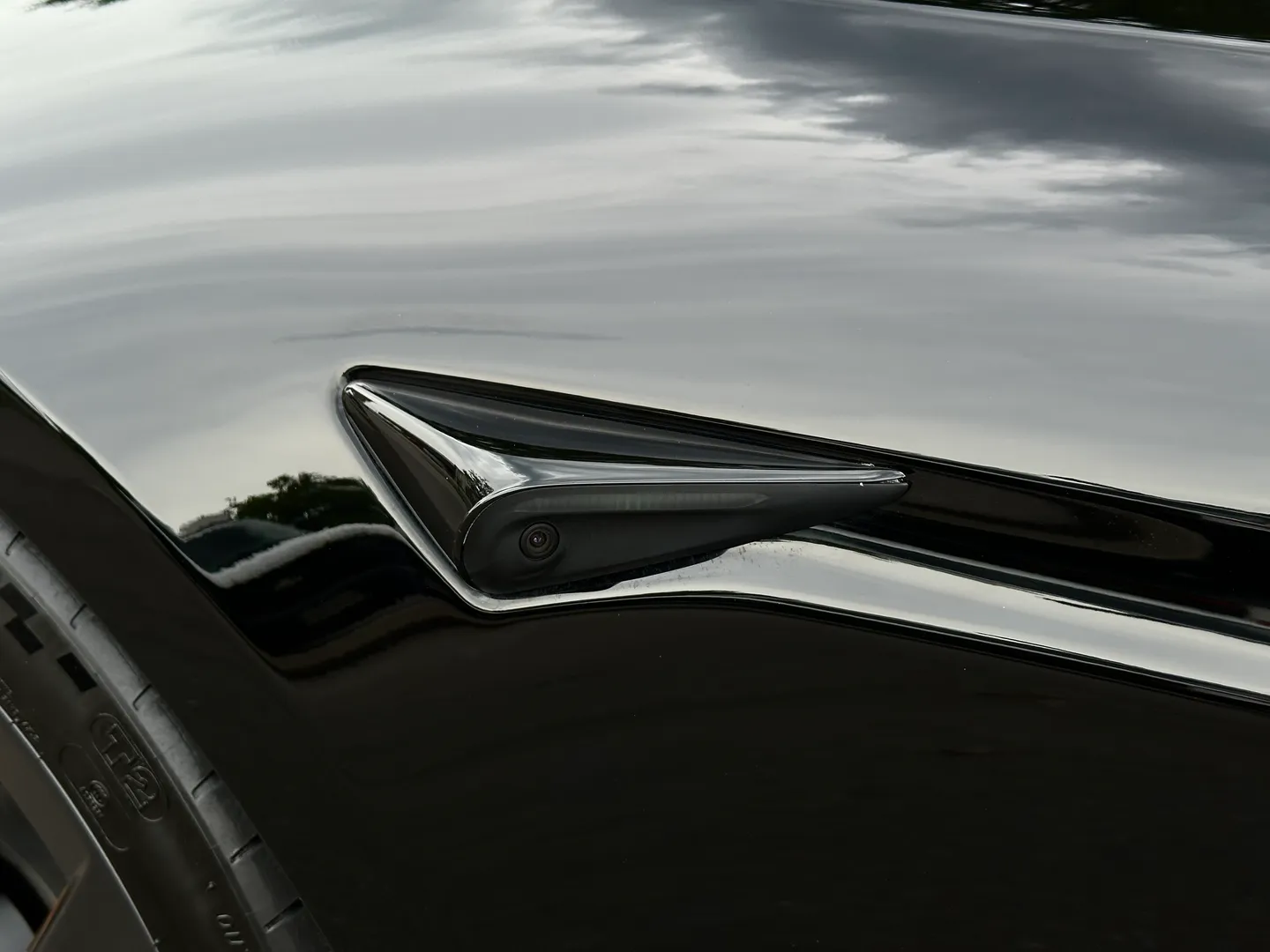 Tesla Model S Long Range — photo 9