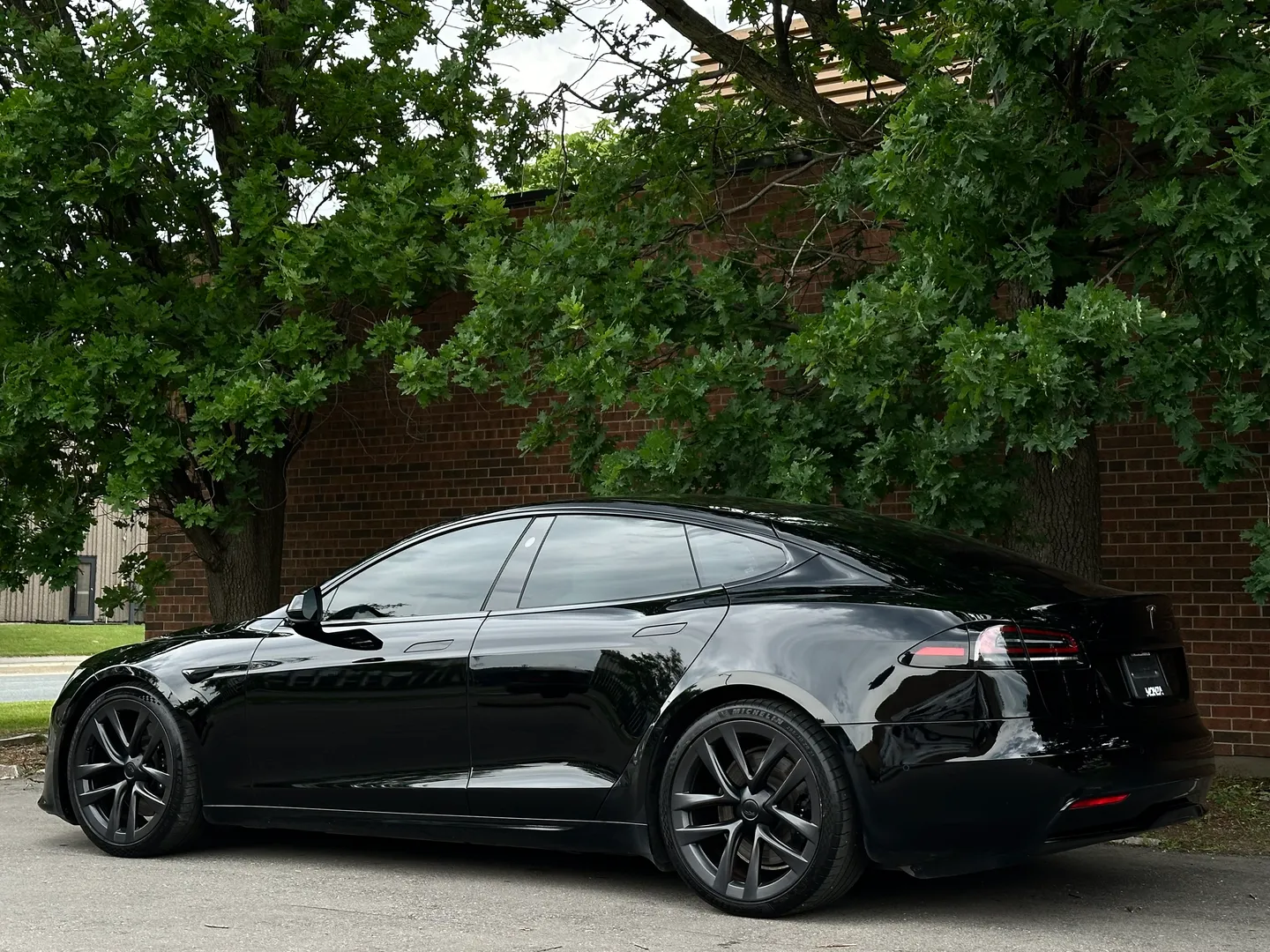 Tesla Model S Long Range — photo 12