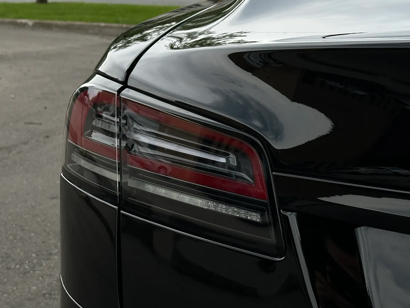 Tesla Model S Long Range — photo 14