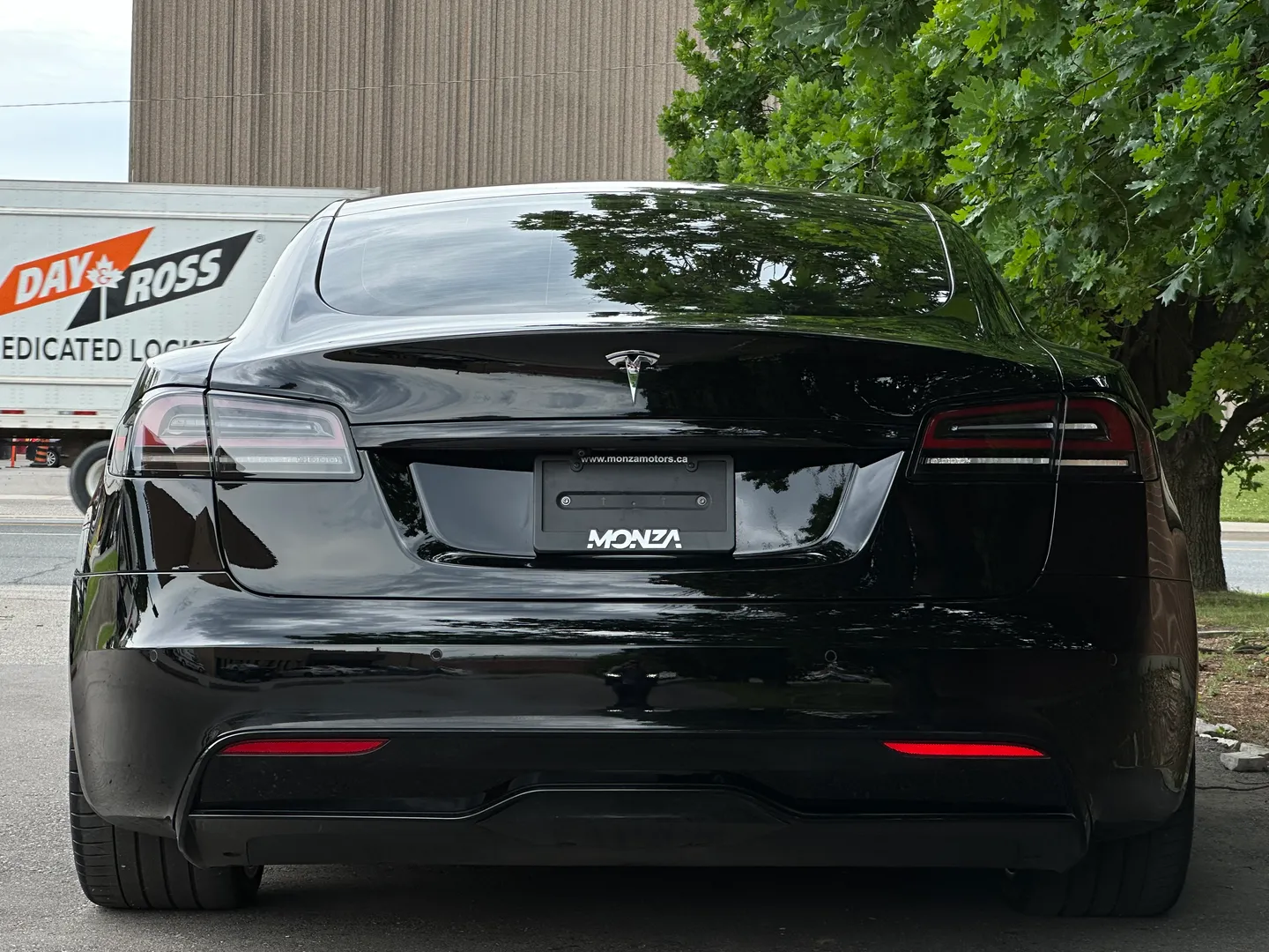 Tesla Model S Long Range — photo 13