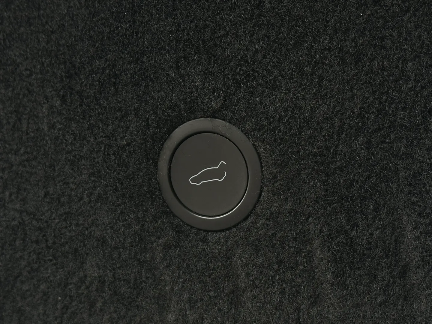 Tesla Model S Long Range — photo 19